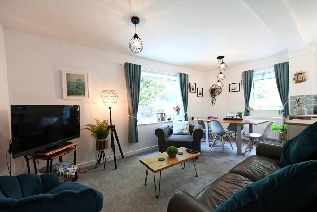 Relaxing Aberdovey Retreat, Close To Beach Aberdyfi Exterior photo